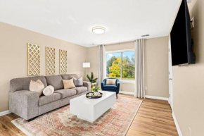 New! Charming Upper Unit in the Heart of Roseville